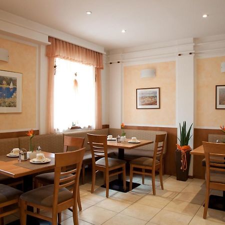 Asten Gaestehaus Stoegmueller מראה חיצוני תמונה